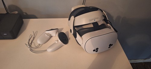 Boxed meta quest headset - boxed, 3s