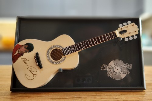 Elvis presley acoustic guitar - presley,