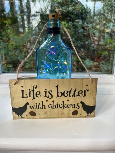 Fun farmhouse chicken - chicken, wooden