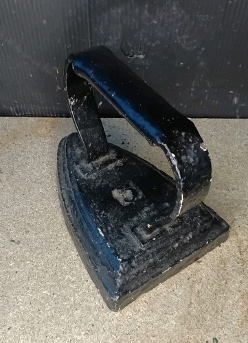 Antique cast iron flat - cast,