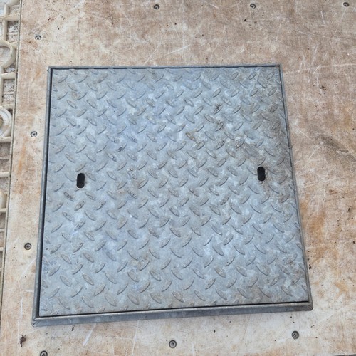 Galvanised manhole cover - galvanised,