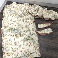 Vintage Frilled Floral Cottage