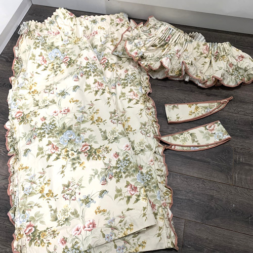 Vintage frilled floral cottage - vintage,