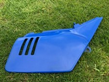 Suzuki TS 125 ERZ TS or DR  Right hand side panel in Blue in excellent condition