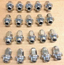 2011 land rover lr4 wheel lug