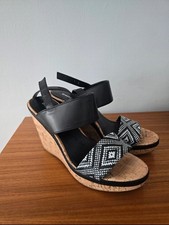 Graceland women's black and