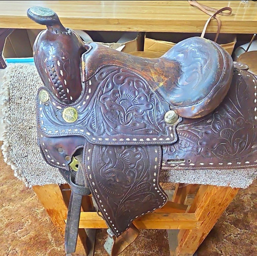 Traditional tooled buckstitch - traditional,