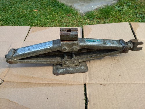 Vintage datsun scissor car - datsun,