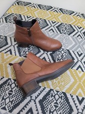 EUC Womens Tan Ara Block Heel