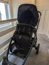 UPPABABY VISTA V2 Stroller & Carrycot in Jake Black - Very Good & Clean Cond