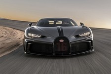 618983 Bugatti Chiron Pur
