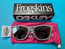 BNIB OAKLEY FROGSKINS