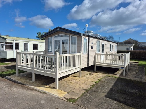 Butlins skegness mon - mon, apr