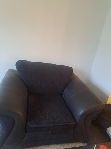 Used dfs black leather - black,