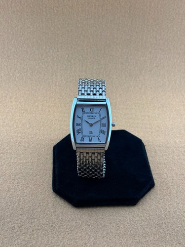 White dial vintage seiko slim - vintage,