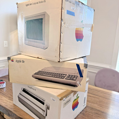 Apple iie computer - apple, a2s2064