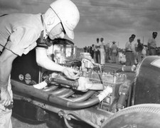 1952 Bob Jeffries checks