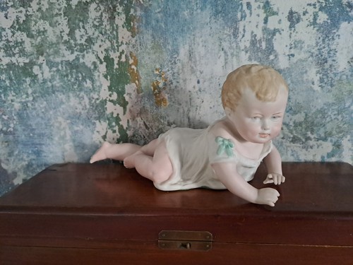 Vintage piano baby figurine - vintage,