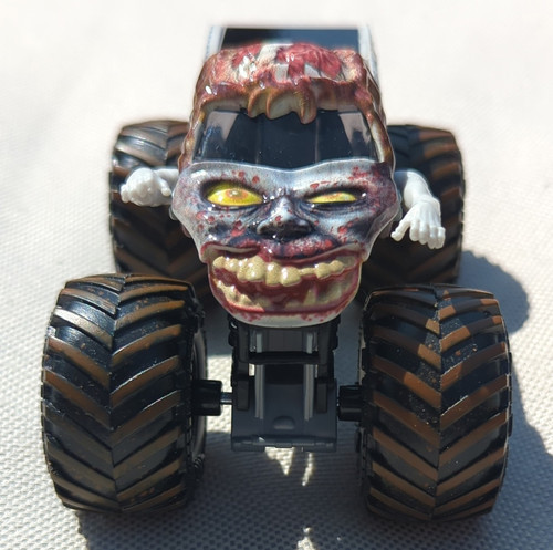 Monster jam zombie - monster,