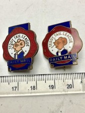x2 Vintage Different TEDDY TAIL LEAGUE Enamel Badges - different makers (E370b)