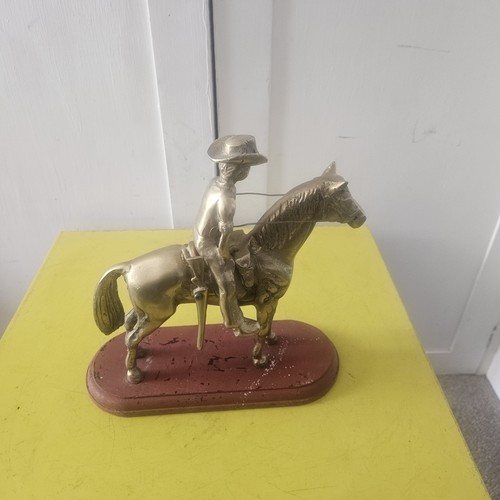 Cowboy horse leather base - on,