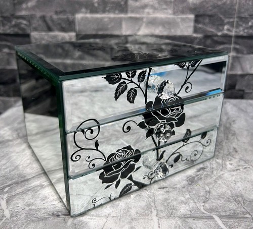 Mirrored glass jewellery - mirrored,