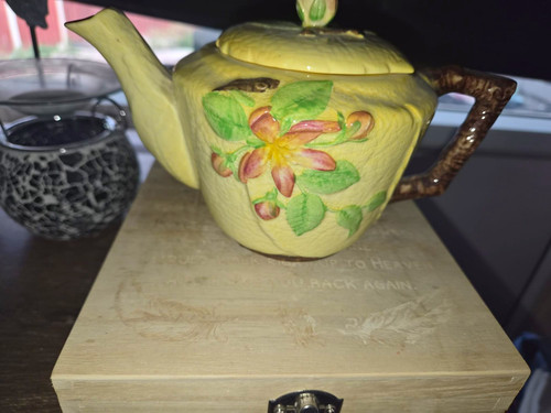 Carlton ware floral ceramic - carlton,