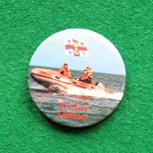 Vintage pin badges - badges,