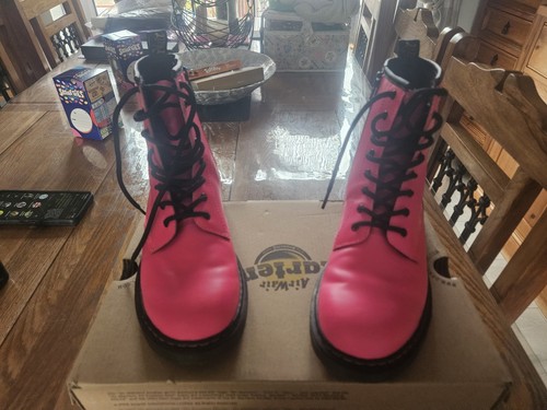 Pink doc martens size - doc,