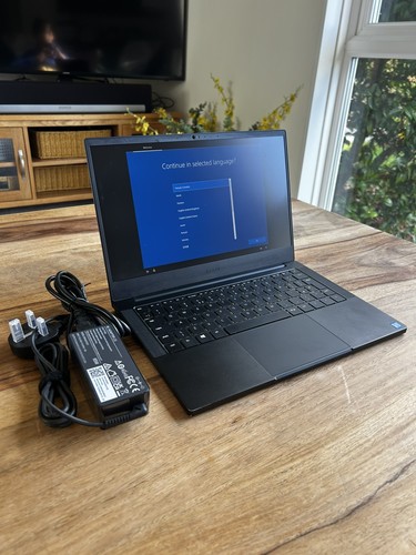 Razor blade i7 - blade,