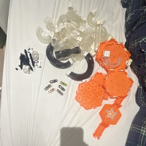 Set hexbugs with - 6, v2