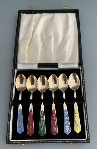 Cased set gold tone - set, brass