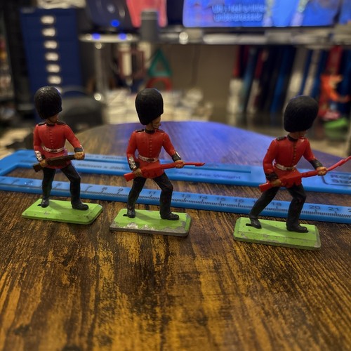 Britains deetail toy soldiers - deetail,