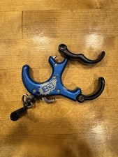 B3 Versa Thumb Button Archery