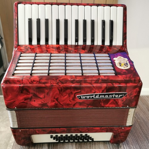 World master bass - 32, accordion