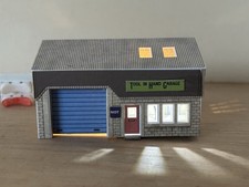 Metcalfe Models N Gauge PN185 Ind. Building (Garage). Constructed with Lights