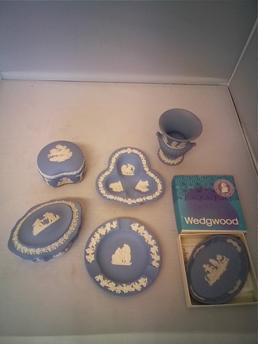Wedgwood blue jasperware - blue,