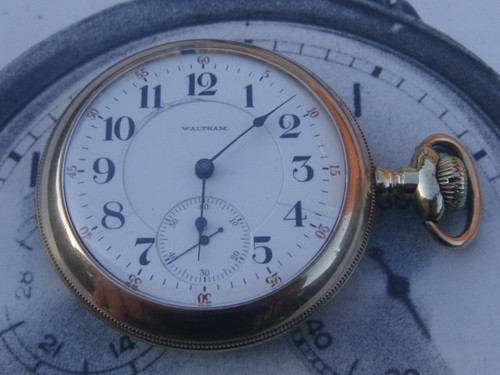 Waltham watch coin - watch, case