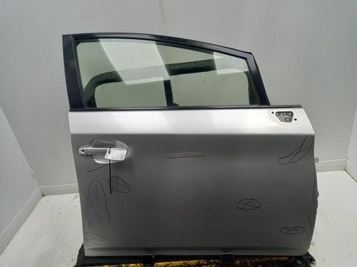 Toyota prius right - front, door