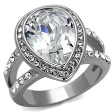 Ladies pear ring 6 carat cz