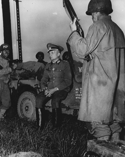 Hold captured german - u.s., mp