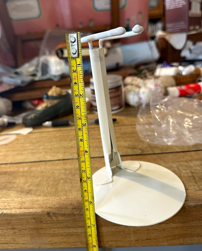 White metal vertical doll - metal,