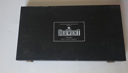 Derwent black wooden box - black,