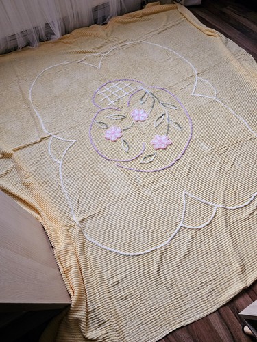 Vintage chenille bedspread - chenille,