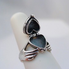 Claddagh Heart Poison Ring -