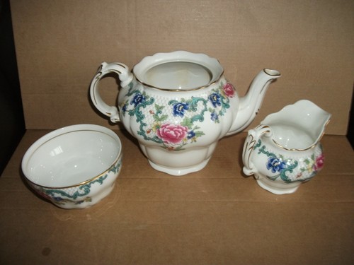 Vintage antique booths - /,