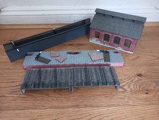 Hornby & Bachmann OO Gauge Resin Canal Lock And Engine Shed 1:76