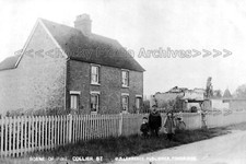 qjj-26 Scene of Fire, Collier