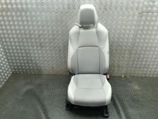 TOYOTA YARIS SEAT FRONT RIGHT