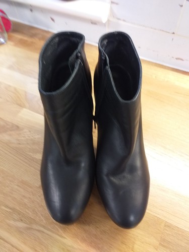 Russell bromley stuart - , &